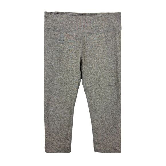 FABLETICS Capri Legging L Gray Mini-Stripe Printed Key Pocket Pant EUC B37 - Picture 1 of 5